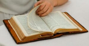 Jinsi ya Kupata Mchumba Kibiblia na Sala ya Kikristo